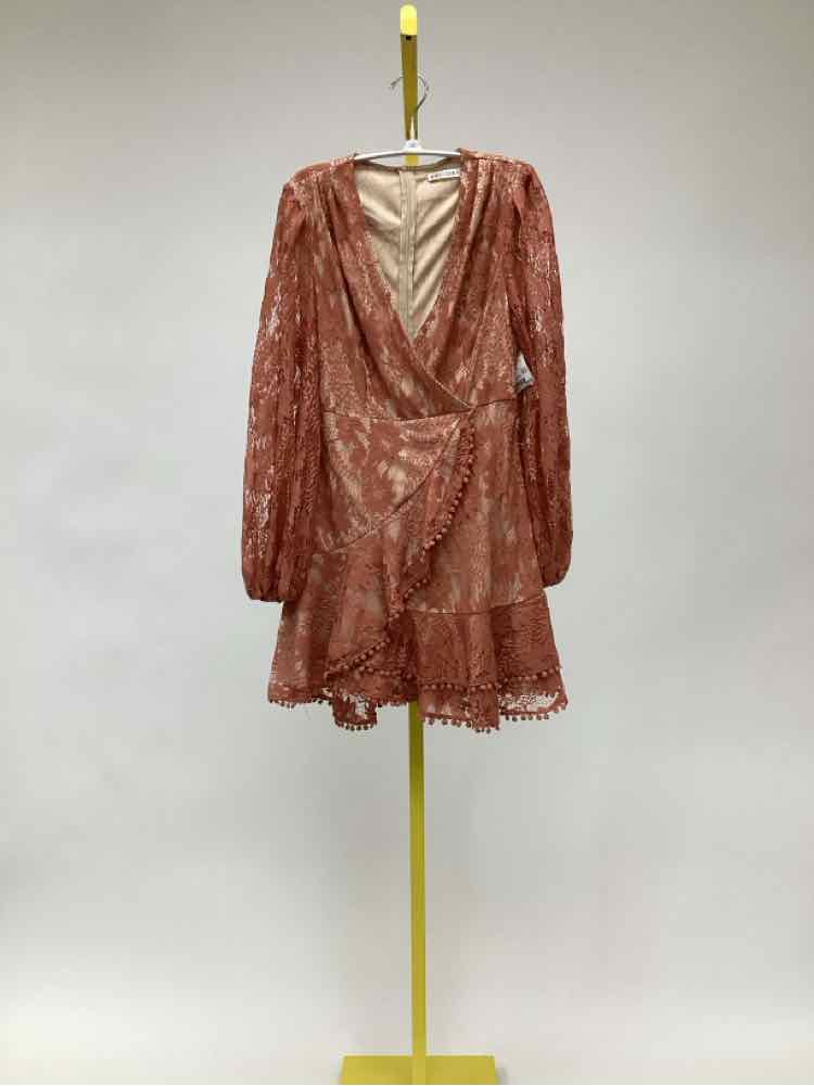 Size M Saints + Secrets Women's Dress