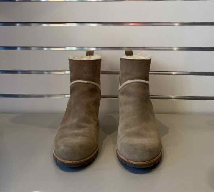 UGG W Shoe Size 10 Women's Boots