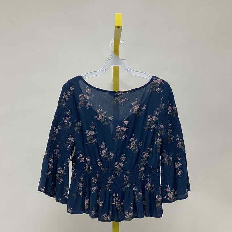 Size S American Eagle Women's Long Sleeved Tops